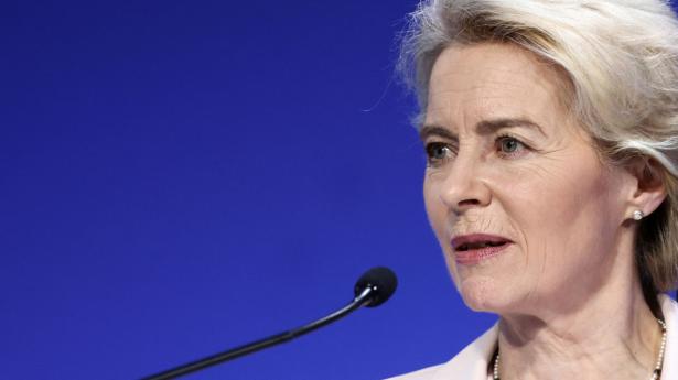 Ursula von der Leyen, der er EU-Kommissionens formand, har mandag fremlagt en opdateret prognose for europæisk økonomi. Arkivfoto: Henry Nicholls/Reuters/Ritzau Scanpix
