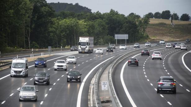 Har du langt til arbejde, så kan du se frem til et lidt større befordringsfradrag næste år. Arkivfoto: Tim Kildeborg Jensen/Ritzau Scanpix
