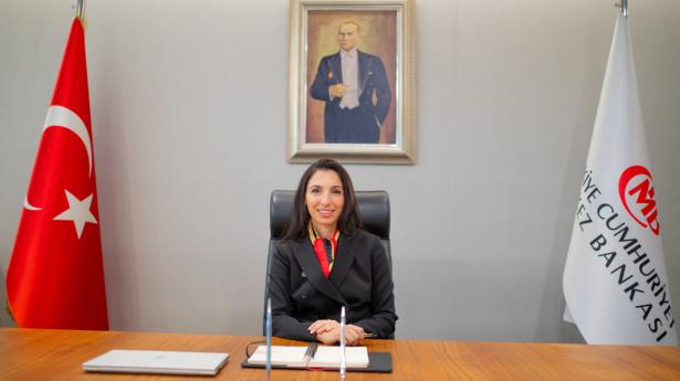 Tyrkiets centralbankchef Hafize Gaye Erkan har vendt helt op og ned på pengepolitikken. Torsdag forhøjede hun renten til 30 pct. Arkivfoto: Central Bank Of Turkey/Reuters/Ritzau Scanpix