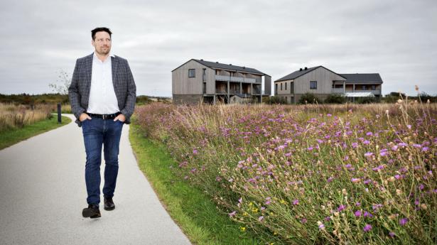 Peter Kirketofte er direktør i Naturbydelen Ringkøbing K, der udbreder en anderledes form for bolig i Ringkøbing. Foto: Astrid Dalum