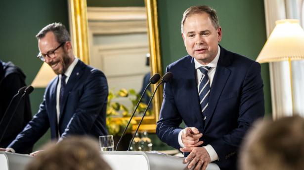 Både Venstres formand Jakob Ellemann-Jensen og finansminister Nicolai Wammen (S) har varslet større skattelettelser end hidtil ventet. Foto: Ida Marie Odgaard/Ritzau Scanpix