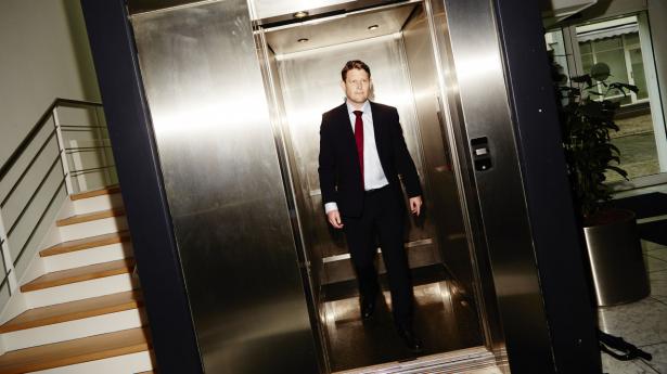 Søren Kristensen er cheføkonom i Sydbank. Han har fremlagt en frisk prognose i denne uge, som spår flere rentenedsættelser i 2024. Arkivfoto: Hans Christian Jacobsen.