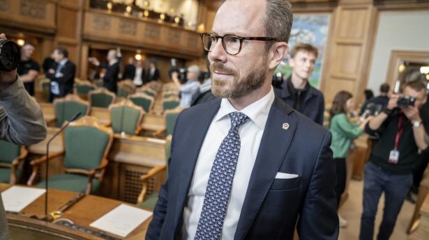 Ellemann maner til ro om CO2-afgift: Der kommer samlet flere penge til landbruget