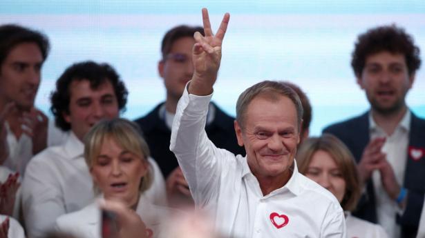 Donald Tusk fra Borgerplatformen tror på flertal til oppositionen. Hans parti har fået omkring 31,6 pct. af stemmerne ifølge valgstedsmålingen. Foto: Kacper Pempel/Reuters/Ritzau Scanpix