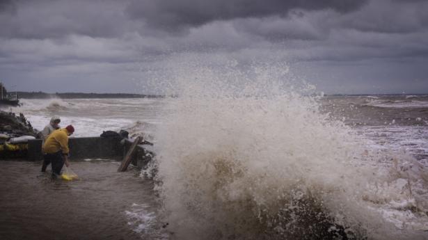 En række forskere forsøger i disse år at blive klogere på de økonomiske konsekvenser ved stormfloder – herunder ved at kigge på forsikringsudbetalinger. Arkivfoto: Linda Kastrup/Ritzau Scanpix