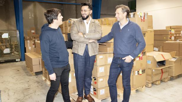 Virksomheden Unicontrol, der blandt andet er stiftet af Kasper Hartvig Andersen (t.v.) og Ehsan Ekhlas og med adm. direktør Niels Bjerregaard (t.h.) i spidsen, er kåret som gazelle for første gang. Foto: Rosaline Ben-Baruch Lange