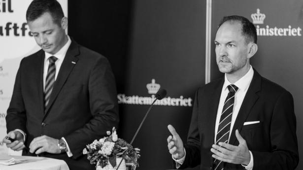 Transportminister Thomas Danielsen (V) og skatteminister Jeppe Bruus (S) skal i samråd fredag om nulmoms på fly. Arkivfoto: Thomas Traasdahl/Ritzau Scanpix