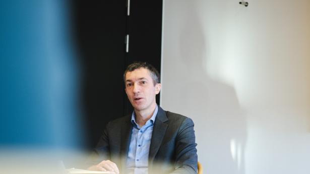 Ifølge Peter E. Storgaard, chef for finansiel stabilitet i Nationalbanken, har de danske banker ikke incitament til at øge renten på kundernes indlån. Foto: Andreas Vinther