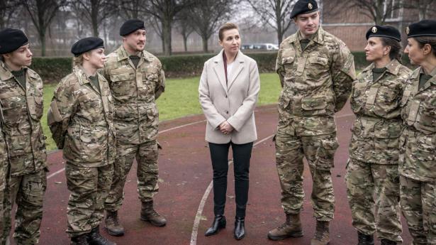 Selvom Danmark nu officielt opfylder Nato-målet om at bruge 2 pct. af bnp på Forsvaret fra 2023 og frem, er det danske forsvar svækket, og hylderne er tomme. Arkivfoto: Mads Claus Rasmussen/Ritzau Scanpix