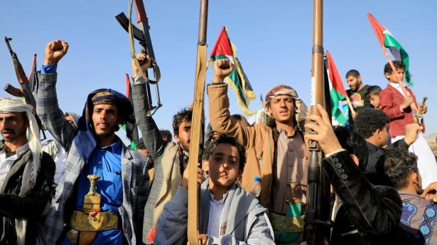 I Yemens hovedstad Sanaa blev der fredag demonstreret mod de amerikanske og britiske luftangreb. Foto: Mohammed Huwais/AFP/Ritzau Scanpix