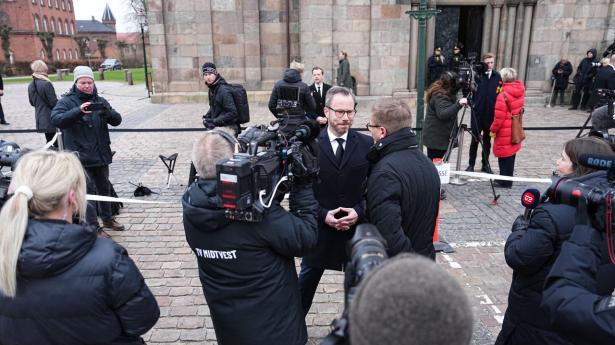 De Konservatives afdøde formand Søren Pape Poulsen bisættes fra Viborg Domkirke lørdag. Mange af hans kollegaer fra Christiansborg er mødt op, hvor flere af dem forud for bisættelsen deler deres minder. Foto: Mads Claus Rasmussen/Ritzau Scanpix