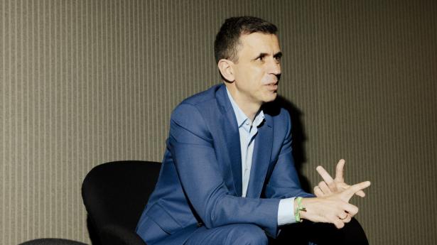 I mange havvindauktioner skal der laves en stor forudbetaling fra udviklernes side, og det betyder, at projekter bliver udskudt og aflyst, siger Javier Rodriguez Diez, salgsdirektør i Vestas. Foto: Tobias Nicolai