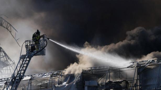 Brand i den historiske bygning Børsen i København tirsdag den 16. april 2024. Foto: Emil Helms/Ritzau Scanpix