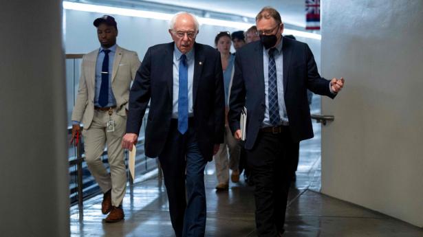 Bernie Sanders (til venstre) vil igen have Novo Nordisk til at forklare, hvorfor amerikanernes medicinpriser er højere end i andre lande. Foto: Andrew Harnik/Ritzau Scanpix