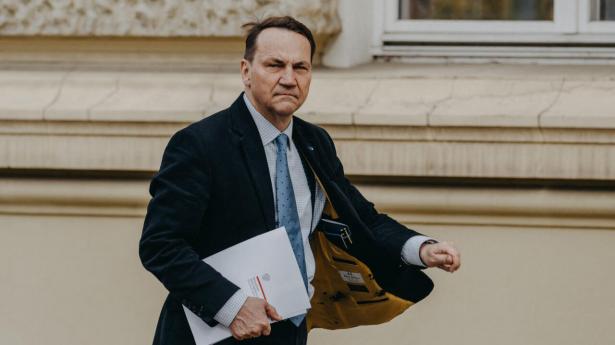 Har længe advaret mod Putin nu kan han snuppe vigtigt job foran Mette F