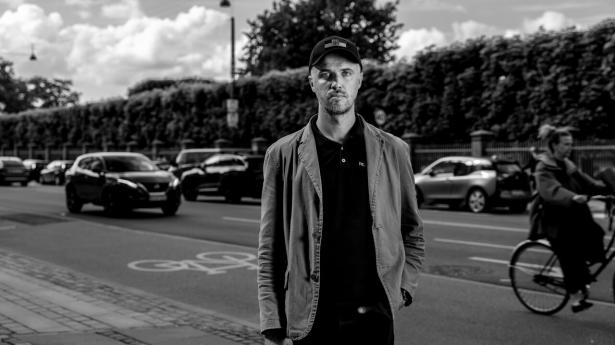 Anton Skrypnyk, ceo i Roboneers, er i København for at fortælle, at fremtidens våbenindkøb skal foretages i Ukraine. Foto: Simon Fals