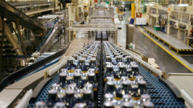 Carlsbergs opkøbsmål, Britvic, indstiller sit tilbagekøbsprogram, mens den danske bryggerikæmpe overvejer sit næste træk. Arkivfoto: Luke Macgregor/Reuters