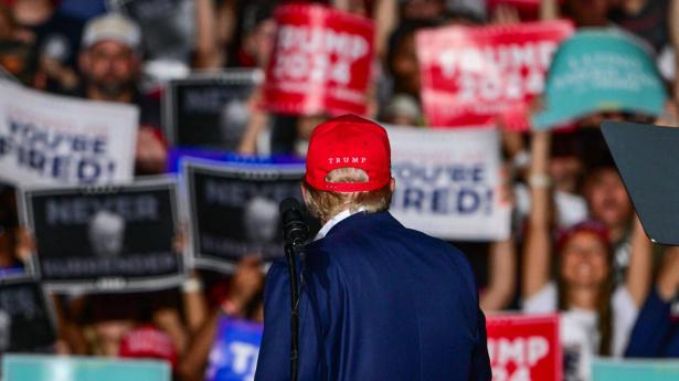 Donald Trump håner Joe Biden på sin sociale medieplatform Truth Social, efter at præsidenten, som er under stor pres på grund af fortalelser og navneforvekslinger, kaldte vicepræsident Kamala Harris for Trump. Foto: Giorgio Viera/Ritzau Scanpix