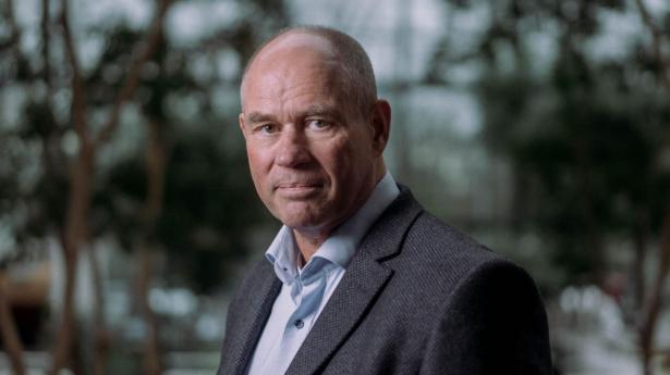 Søren Verup fra Beierholm Finansiel Rådgivning anbefaler, at man supplerer sin pensionsopsparing med frie midler, så man selv kan bestemme, om man vil gå på pension et par år før den officielle pensionsalder. Foto: Rune Øe/Ritzau Scanpix