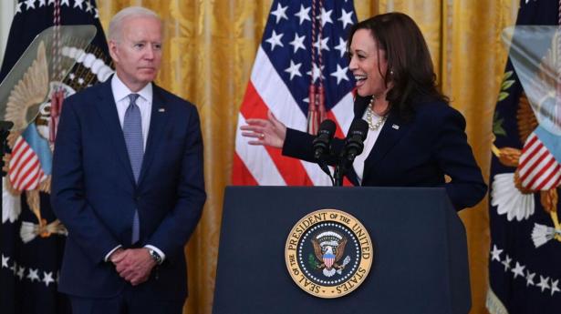 USA's præsident Joe Biden meddelte søndag aften dansk tid, at han ikke længere stiller op som præsident til valget i november. Han har i stedet givet sin støtte til nuværende vicepræsident Kamala Harris, der nu stiller op som Demokraternes præsidentkandidat. Arkivfoto: Jim Watson/AFP/Ritzau Scanpix