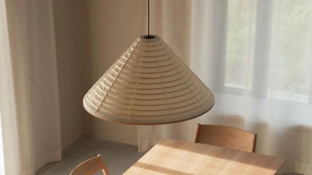 N-PL01 Pendel, Norm Architects for Karimoku Case, 21.549 kr. karimoku-case.com. PR-foto