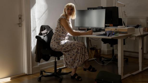 Seniorkonsulent Kristina Viderø vil ikke måles på, hvor meget hun er på kontoret, men på det arbejde hun leverer. Foto: Thea Tønnesvang