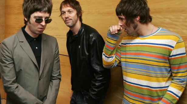 Oasis gik i opløsning i 2009, da Noel Gallagher erklærede, at han ikke længere kunne arbejde sammen med sin bror, Liam Gallagher. Nu genopstår bandet. (Arkivfoto).