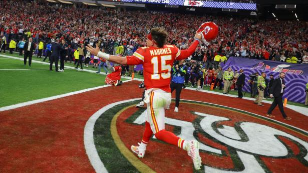 Superstjernen Patrick Mahomes fejrer Super Bowl-sejren tilbage i februar. Arkivfoto: Brian Snyder/Reuters/Ritzau Scanpix