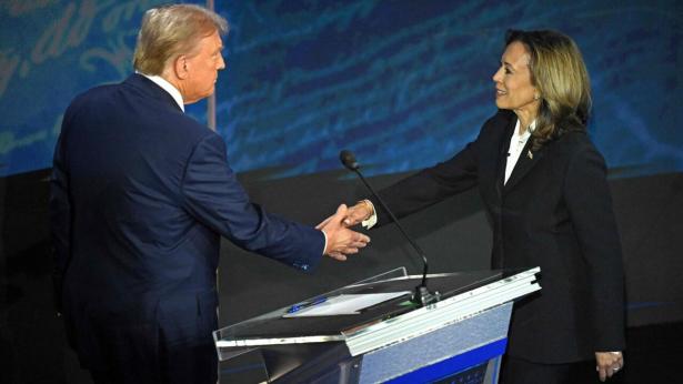 Præsidentkandidaterne Donald Trump og Kamala Harris mødtes natten til onsdag dansk til debat i byen Philadelphia. Foto: Saul Loeb/AFP/Ritzau Scanpix