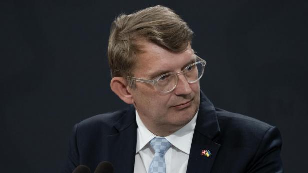 “Jeg mener ikke, at man skal frygte, at der kommer til at være en voldsom stigning i antallet af offentligt ansatte,” siger Troels Lund Poulsen. Arkivfoto: Asger Korsgaard Jensen/Ritzau Scanpix