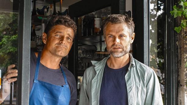 Morten Kaltoft og Emil Alsbo står bag den populære italienske restaurant Osteria 16. Deres nyeste kogebog “Osteria 16 2” er netop udkommet. PR-foto