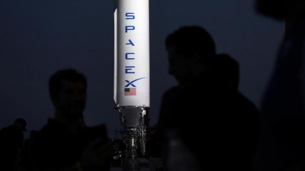 Space X har presset omkostninger ved rumfart så meget i bund, at mindre nationer som Danmark nu også bør melde sig på banen og sætte kurs mod himlen. Vi er allerede bagud, mener Niels Vejrup Carlsen. Arkivfoto: Callaghan Ohare/Reuters/Ritzau Scanpix