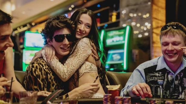 Instruktør Sean Baker tilbød Mikey Madison rollen som lapdanceren Anora efter at have set hende i “Once Upon a Time… in Hollywood”.