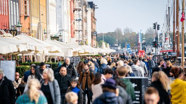 Det er ikke rimeligt at jyske og udenlandske turister skal betale en turismeskat, hver gang de vil besøge hovedstaden, mener minister Morten Dahlin (V) og beskæftigelsesborgmester i København Jens-Kristian Lütken (V) : Niels Christian Vilmann/Ritzau Scanpix