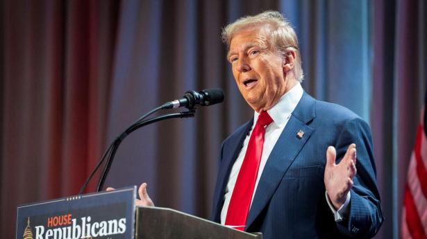 “Det er sandsynligt, at ikke en gang Trump med sikkerhed ved, hvad han vil finde på. Men hans valgløfter bliver formentlig retningsgivende i et eller andet omfang,” skriver Steen Thomsen.