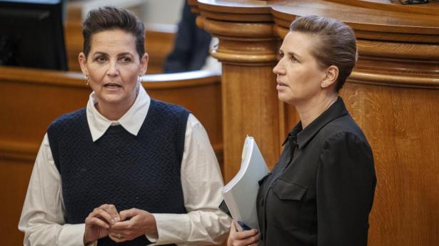 2025 kan byde på skarpere opgør mellem Pia Olsen Dyhr (SF) og statsminister Mette Frederiksen (S)