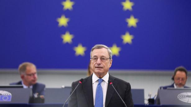 “Nu foreslås det i Draghi-rapporten at gentage den fælles gældsoptagelse,” skriver Jesper Berg.