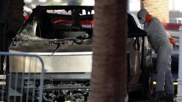 En Tesla Cybertruck eksploderede foran Trump International Hotel i Las Vegas. 