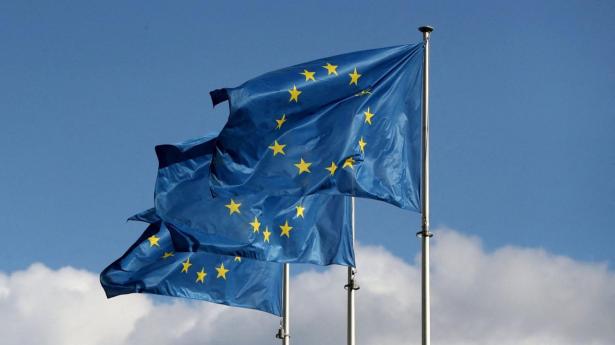 “Nu ligger bolden på EU’s banehalvdel, hvor medlemslandene og Europa-Parlamentet skal godkende handelsaftalen,” skriver indlæggets afsendere.