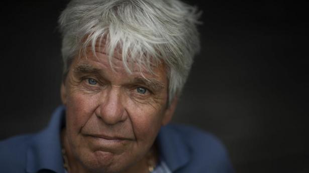 Ib Michael fotograferet i sit sommerhus i Kikhavn på Nordsjælland. 