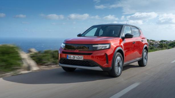 Lander prisen fornuftigt, vil Opel Frontera være et interessant bud på en billig, velkørende og rummelig elbil til børnefamilier, der har sin daglige gang i og omkring byerne.