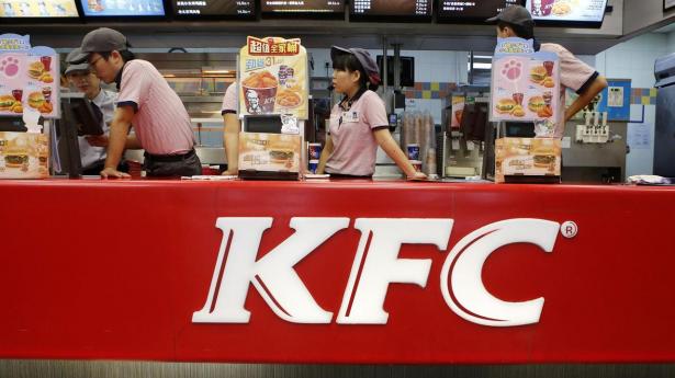 KFC har for længst bredt sin forretning langt ud over Kentuckys grænser og har nu 30.000 restauranter verden over. Her en franchise i Beijing i Kina.
