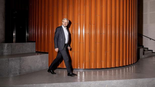 “Det er også et styrketegn, at den danske regering kan lancere en stigning i forsvarsudgifterne på 25 mia. kr. om året de næste to år uden de store økonomiske bekymringer,” siger Las Olsen. 