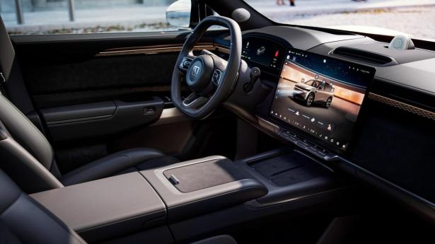 Zeekr er medlem af samme familie som Polestar og Volvo. Mærket har base i Göteborg og specialiserer sig i elbiler med avanceret drivline og ekstremt hurtige ladetider.