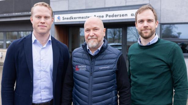 Nogle af folkene bag den nye store spiller indenfor forbedring og renovering af bygninger. fra venstre Jesper Bahlke, Adelis, Kim Pedersen, direktør i en af de fire virksomheder, Snedkermester Arne Pedersen, samt Philip Dithmer, økonomidirektør i Cicura Danmark. 