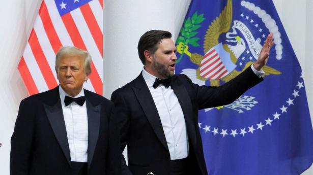 “Trump og hans vicepræsident spejler da også strategier, som vi har set før, og som historisk har mobiliseret folkelig opbakning til tyranner,” skriver Natalia Rogaczewska.