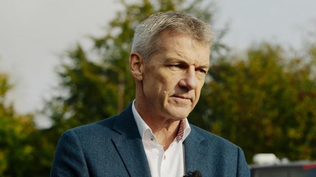 Peter Batram, formand i Ama Group, ville etablere ammunitionsfabrikker i Lemvig, der til en start skulle beskæftige 25 ansatte. 