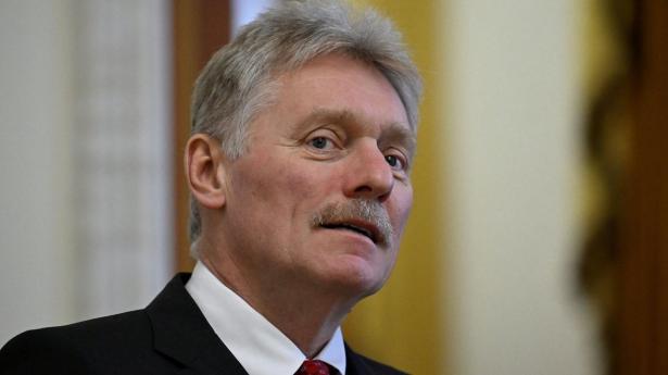 Dmitrij Peskov, talsmand for det russiske præsidentkontor, siger ifølge Reuters, at Rusland har brug for yderligere informationer om våbenhvileaftalen. 