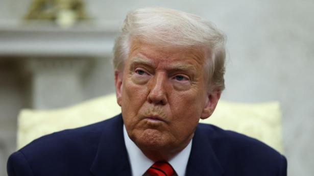 Trump taler i Det Hvide Hus under møde med Nato-generalsekretær Mark Rutte.