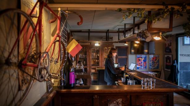 Drik øl med cykelentusiasme på ny bar.